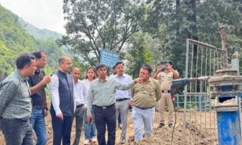 गृह सचिव शैलेष बगोली ने आपदा से क्षतिग्रस्त पेयजल लाइनों का निरीक्षण किया