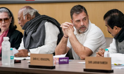 CWC बैठक में दिग्विजय सिंह ने उठाया संगठन के विकेंद्रीकरण का मुद्दा, राहुल गांधी को किया टैग