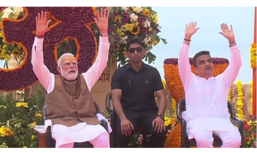 सोमनाथ पहुंचे पीएम मोदी, अमृत महोत्सव में की पूजा-अर्चना