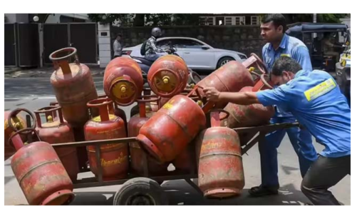 पश्चिम एशिया संकट के बीच भारत में पर्याप्त तेल और गैस भंडार, सरकार बोली- घबराने की जरूरत नहीं
