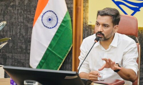 विकास कार्यों में लापरवाही बर्दाश्त नहीं, समयसीमा में पूरे हों सभी प्रोजेक्ट : डीएम आशीष चौहान